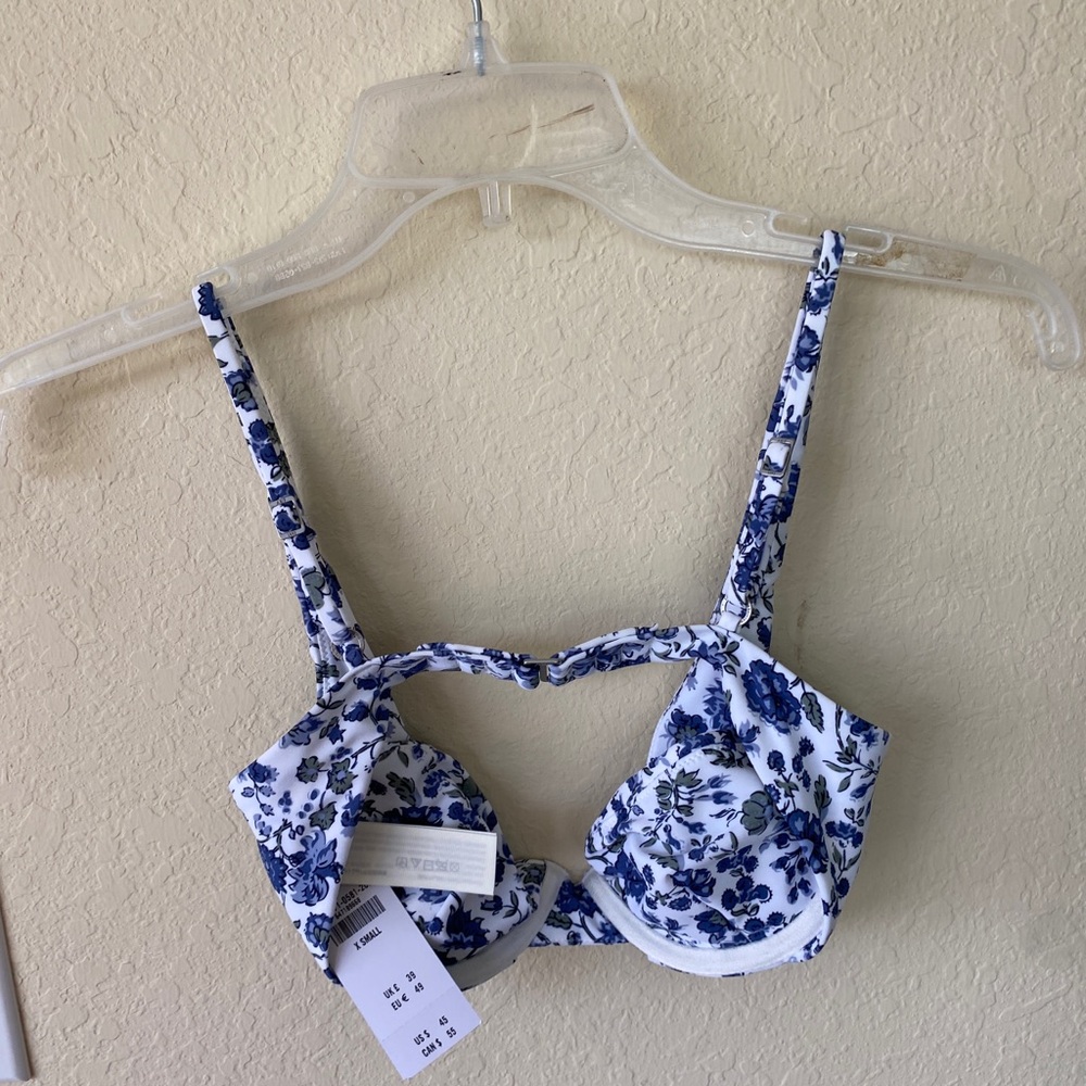 Nwt Abercrombie & Fitch Bikini Top And Sarong - image 4